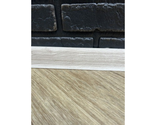 Плинтус ТИС с резинкой Дуб Ванкувер (85) М/П купить по цене 24 грн