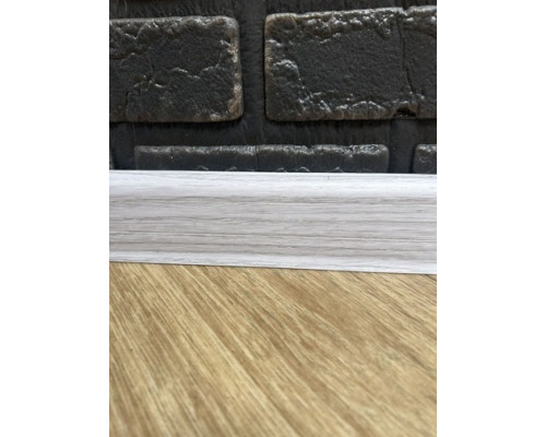 Плинтус ТИС с резинкой Дуб Арктика (87) М/П купить по цене 24 грн