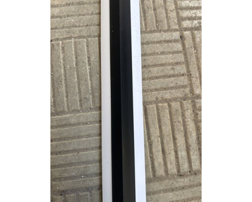 Пластиковый уголок Черный 15х15х2700мм купить по цене 40 грн