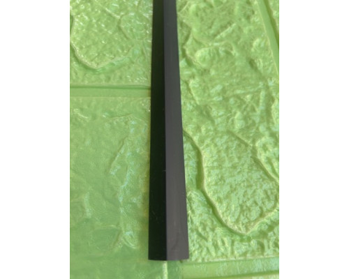 Пластиковый уголок Черный 30х30х2700мм купить по цене 60 грн