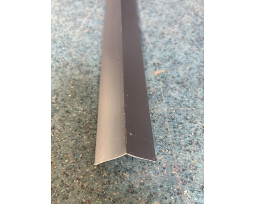 Пластиковый уголок Графит 15х15х2700мм купить по цене 40 грн