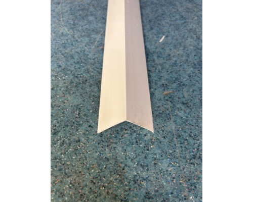 Пластиковый уголок Слоновая кость 10х10х2700мм купить по цене 30 грн