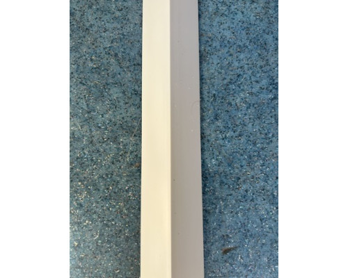 Пластиковый уголок Слоновая кость 10х10х2700мм купить по цене 30 грн