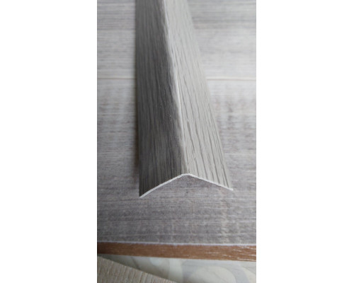 Пластиковый уголок Дуб оланд 30х30х2700мм купить по цене 70 грн